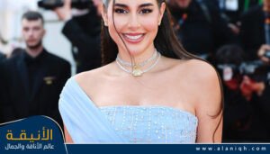 إطلالة ياسمين صبري بالأزرق السماوي: فخامة هادئة وأناقة عالمية