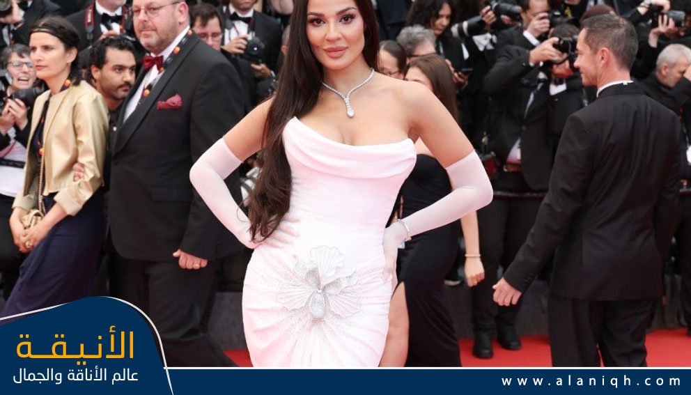نادين نسيب نجيم بفستان أبيض ينبض أنوثة