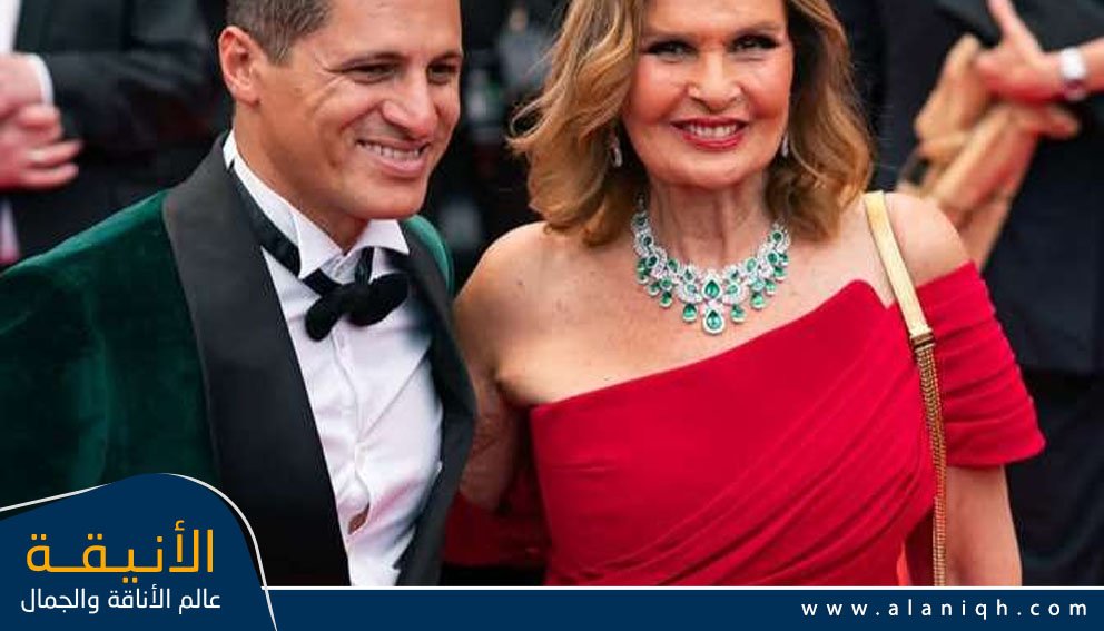 يسرا تتألق بزمرد شوبارد الأخّاذ