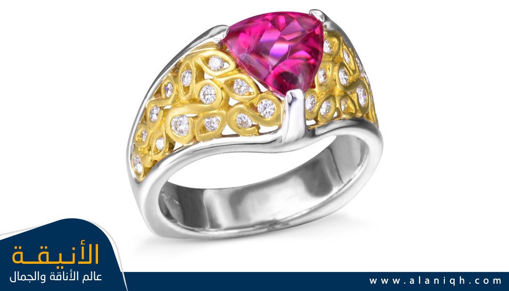 مجوهرات أحجار كريمة حمراء لإطلالة فاخرة في عيد الأضحى 2025