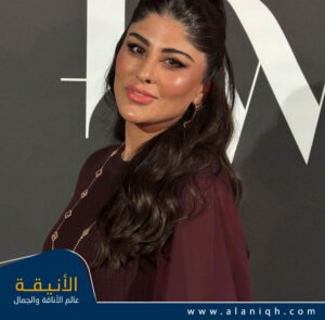 زارا البلوشي بمجوهرات من الذهب الوردي