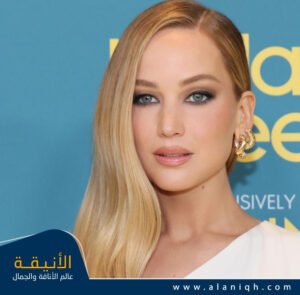 جينيفر لورنس بعيون زرقاء نقية