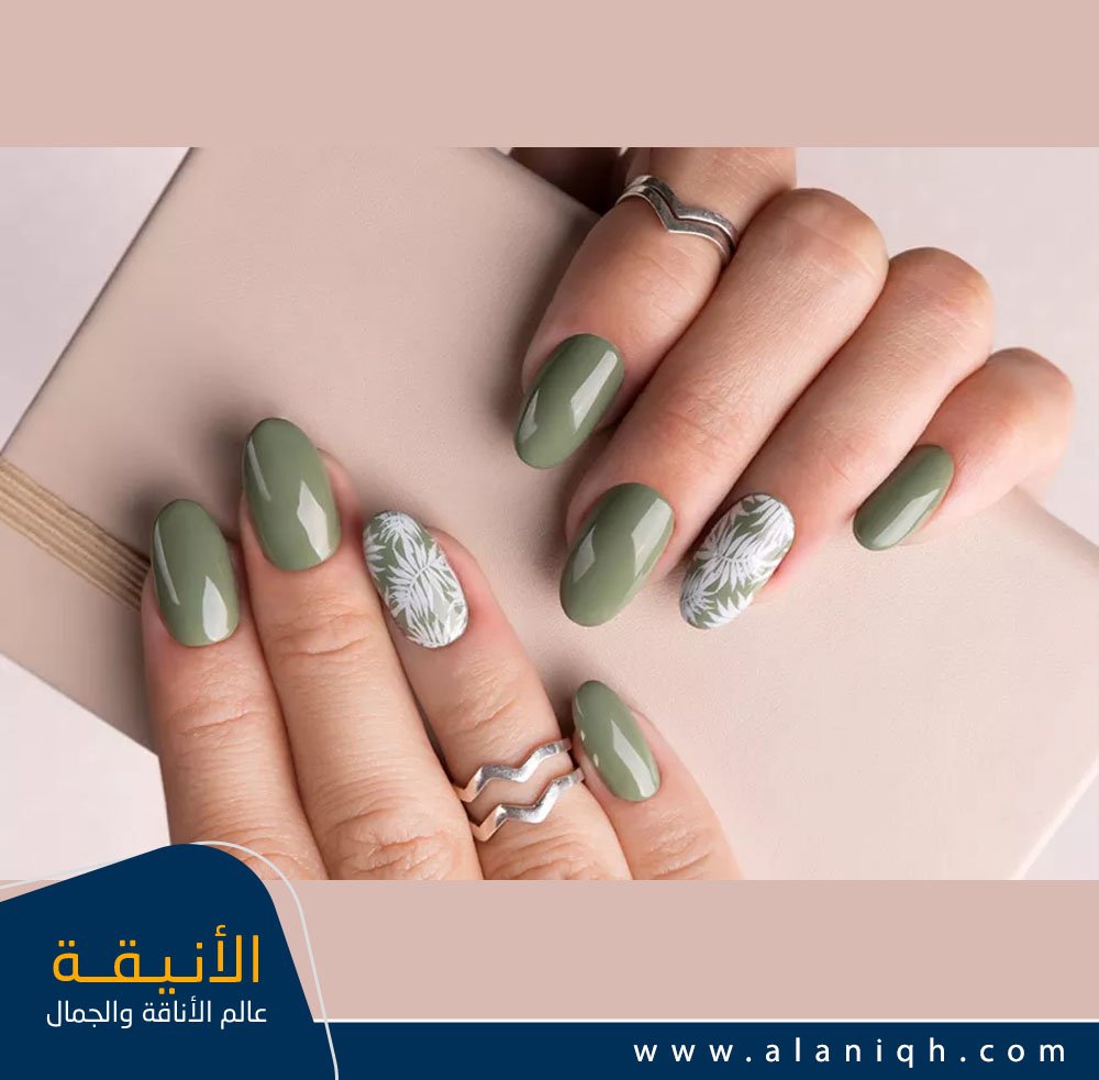 الأخضر بدرجاته الترابية